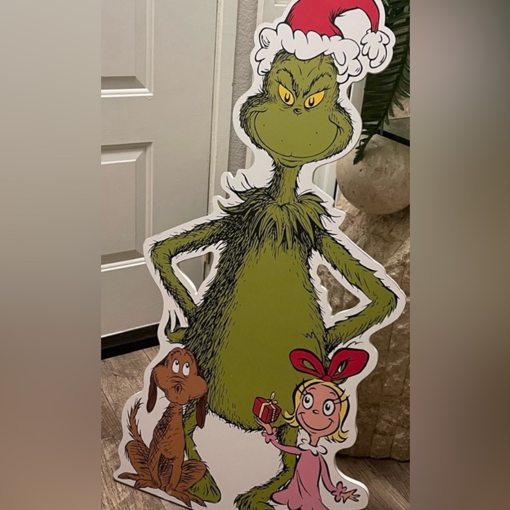 The 💚Grinch♥️ Sign ~3ft Tall